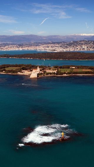 Palace of festivals and congresses of Cannes + Ile Sainte-Marguerite + Palais Bulles + Church of Our Lady of Esperance + IGY Vieux-Port de Cannes