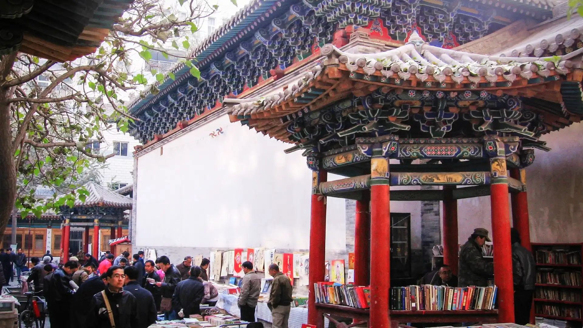 鄰近府城隍廟的酒店