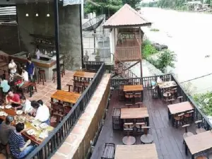Raan Tha Luang Restaurant
