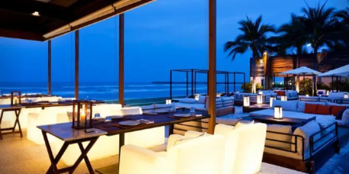 Oceanside Beach Club & Restaurant