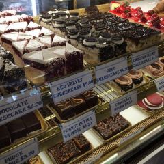 Mike's Pastry User Photo