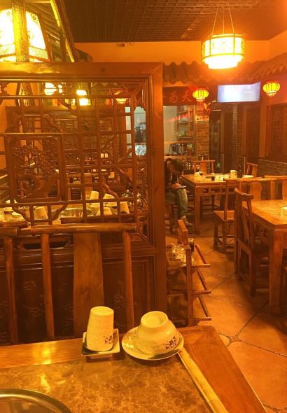 蜀中吴石锅养身板栗鸡