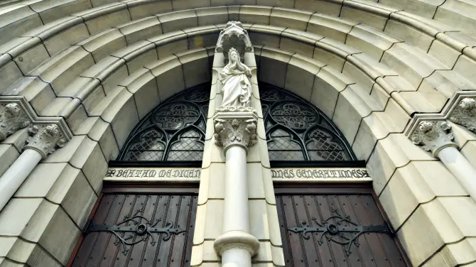 5_Katedral Santa Perawan Maria Diangkat ke Surga Jakarta