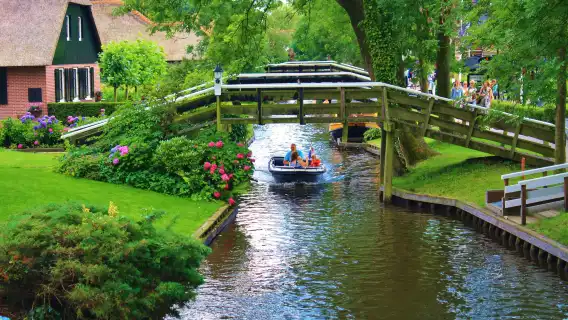 ทัวร์ 1 วันหมู่บ้านกีธูร์นและหมู่บ้านกังหันลมที่อัมสเตอร์ดัม เนเธอร์แลนด์ [กลุ่มเล็ก 8 คน รวมบริการรับส่งจากโรงแรม]