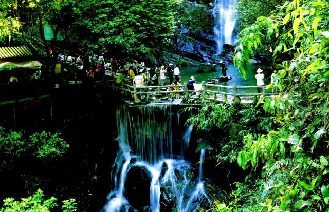 Zhaoqing Xinghu Tourist Scenic Area Offers Free Admission to Students