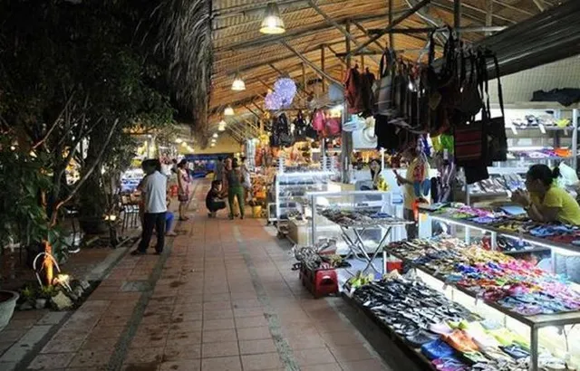 Dam Market