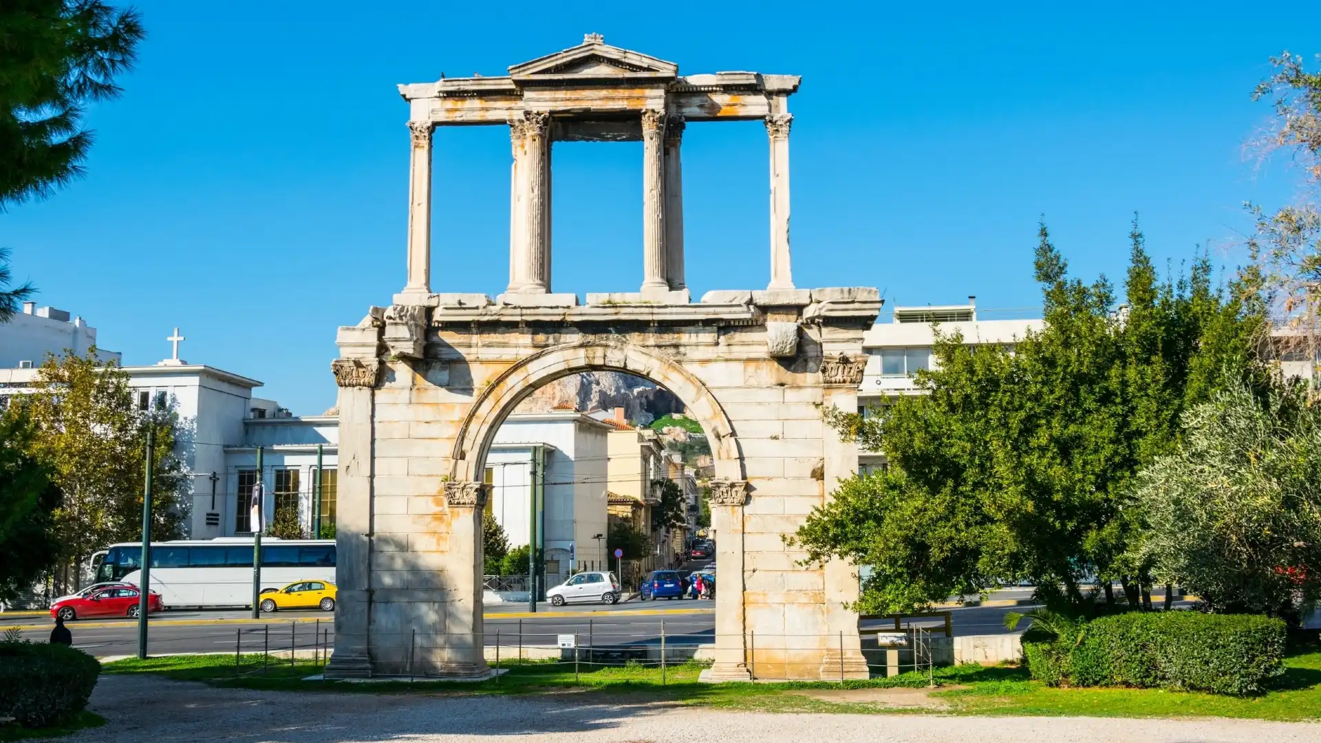 Hoteles cerca de Arco de Adriano