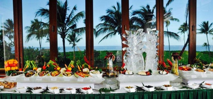 Makena's Molokini Bar & Grille
