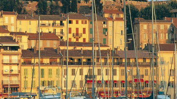 ニース+エズ+旧市街+ニース岬+カンヌ旧港日帰りツアー【貸切チャーター車】