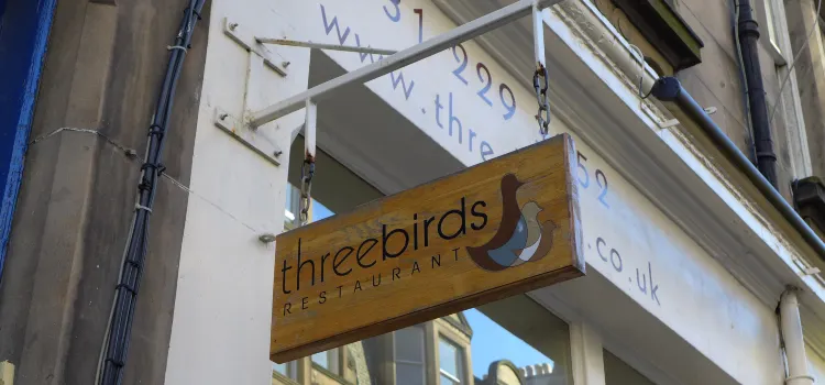 three birds Restaurant
