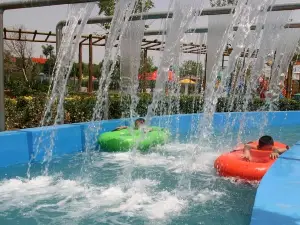 Yuncheng Redai Fengbao Water Amusement Park