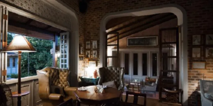 Silhouette Restaurant and Bar