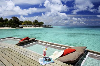 Viu Bar , Centara Ras Fushi Resort & Spa Maldives