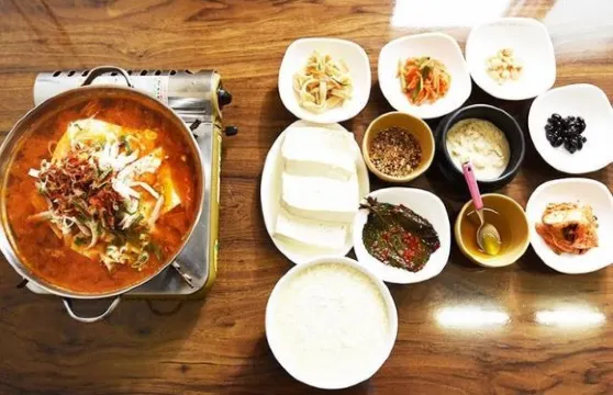 Gobunok Halmeoni Sundubu