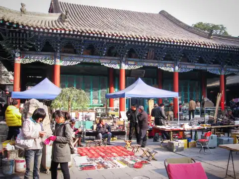 鄰近府城隍廟的酒店