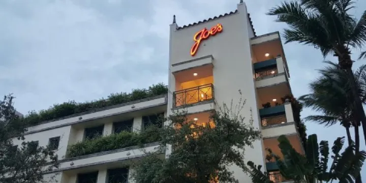 Joe's Stone Crab Restaurant and Take Away