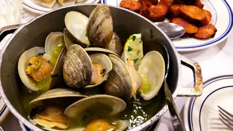 Seabra's Marisqueira in Newark