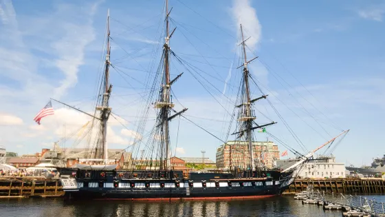 憲法號帆船護衞艦