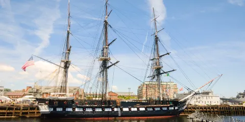 憲法號帆船護衞艦