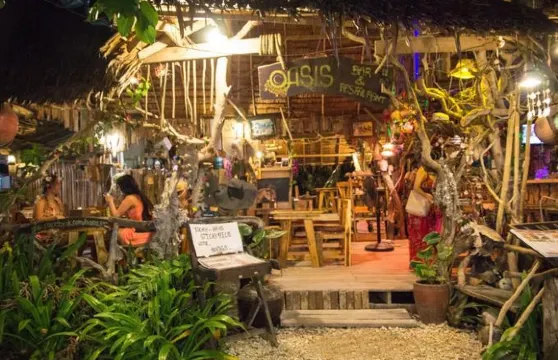 Oasis bar & restaurant Phi Phi Island