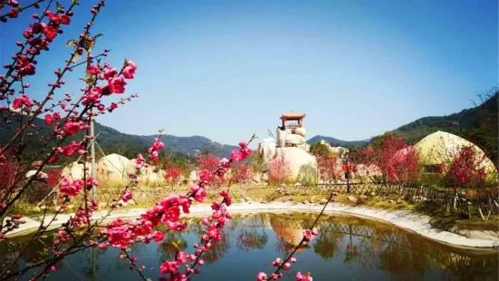 Taoxian River Scenic Spot Peach Blossom Island