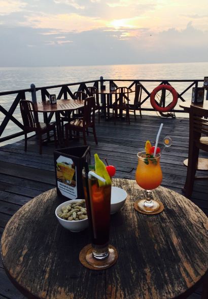 Calypso Floating Bar