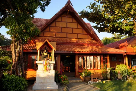 P.P. Erawan Palms Resort