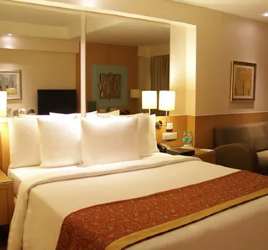 Courtyard Chennai Отели рядом с достопримечательностью «Посольство Германии»