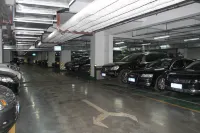 Royal Hotel - parking