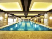 武汉丹枫白露酒店 - 室内游泳池