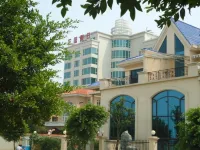 Huayuan Holiday Hotel (Lianzhou Shunying Plaza)