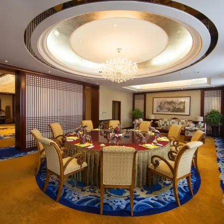 Chunyi Hotel