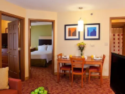 Dulles Suites Hotels in Potomac