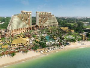 Centara Grand Mirage Beach Resort Pattaya