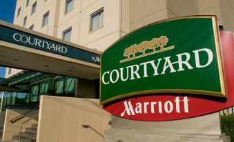6. Courtyar..