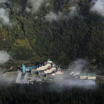 Seercuo International Hotel Hotels near Huanglong National Scenic Spot