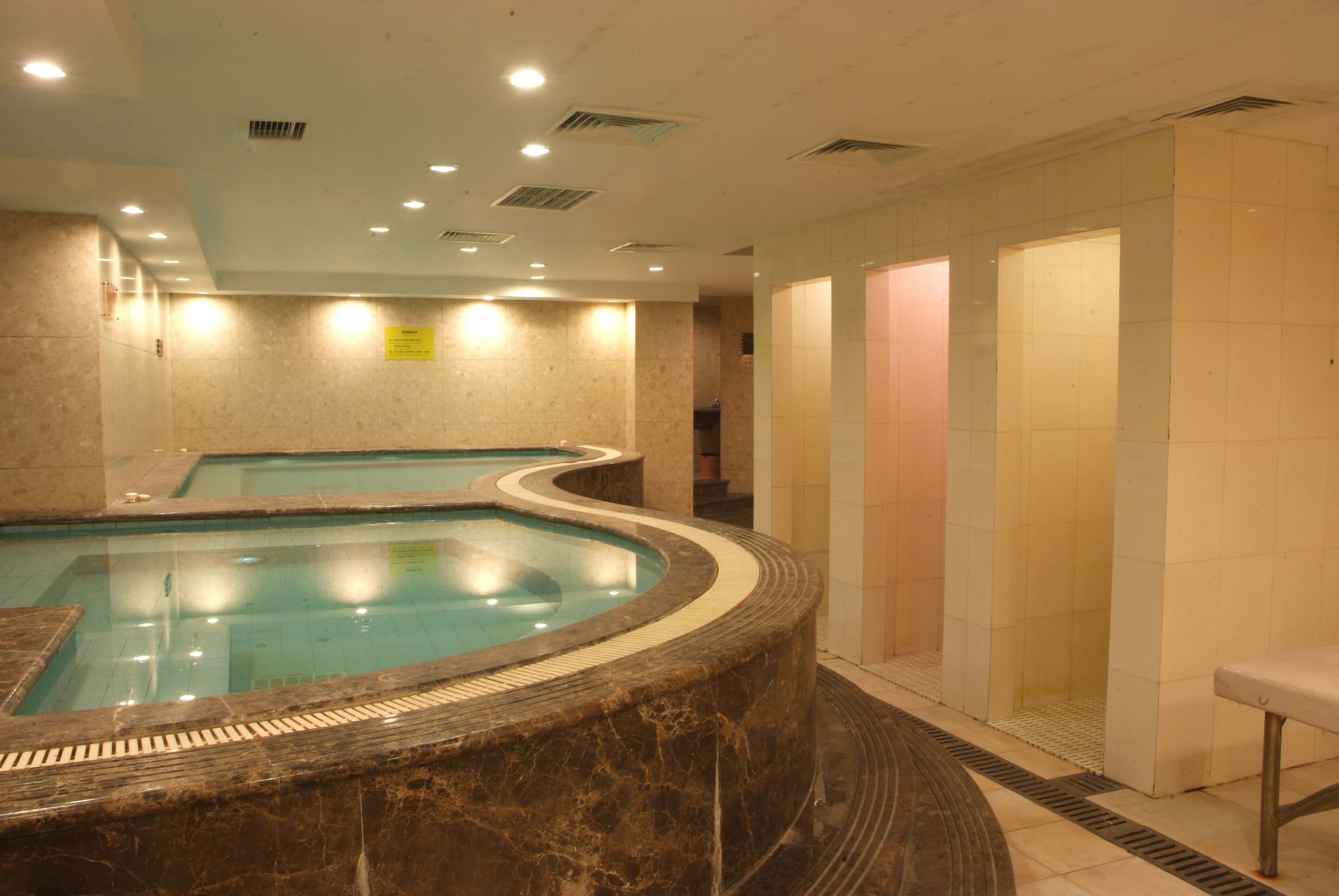 内蒙古国航大厦 - 室内游泳池