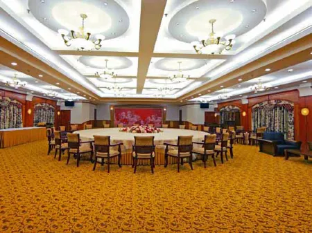 Taoranju Hotel Отели рядом с достопримечательностью «Linyi University No.2 Experimental Teaching Area»