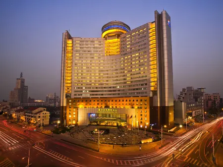 Huafang Jinling International Hotel Отели рядом с достопримечательностью «Zhangjiagang Science and Technology Museum»