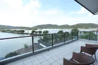 Nanbei Lake Huguang Shanju Holiday Hotel Hotels near Bailuzhou Park