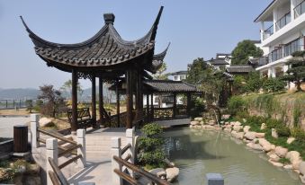 Nanbei Lake Huguang Shanju Holiday Hotel