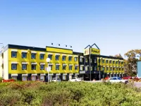 Ibis Budget Fawkner Hotels near Mercy College