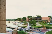 Holiday Inn Neenah Hotels in Menasha