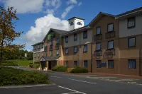 Holiday Inn Express Swansea - East