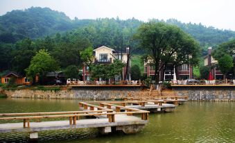 Tongjia Country Holiday Hotel