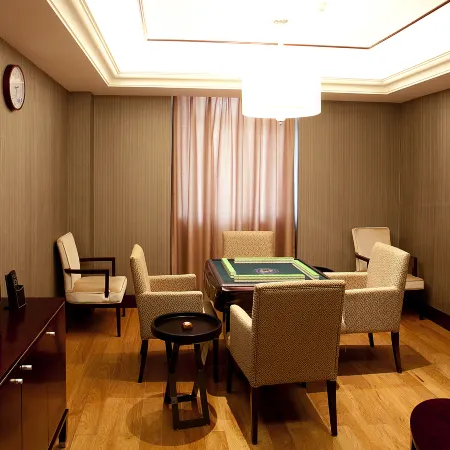 Zhongwei International Holiday Hotel