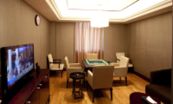 Zhongwei International Holiday Hotel