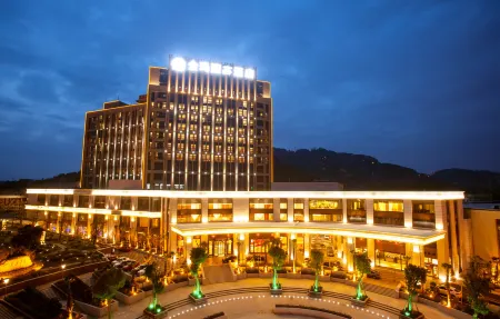 Winner Ambassador Hotel Отели рядом с достопримечательностью «Anping Bridge»