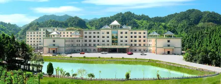 Dabeishan Resort Отели рядом с достопримечательностью «Huang Manzhai Waterfall»