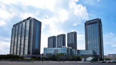World Trade Center Hotel Các khách sạn gần Shenmo Palace Cave